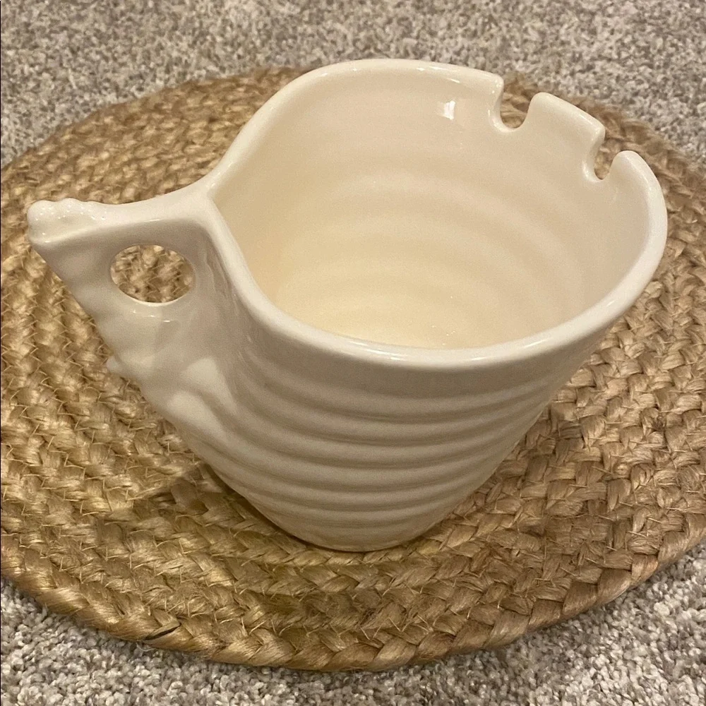 Elan Beehive Udon or Ramen Ceramic Bowl. Off White.